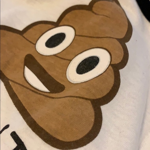 A short sleeve tee. - Picture 3 of 4